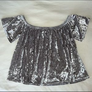 Selling this velvet, off-the-shoulder top. Size M